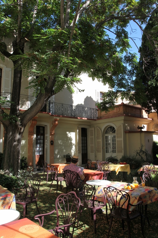 patio hotel du fiacre